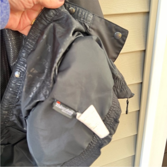 Vintage Oakley Black ski / snow Jacket. Women’s size M - Picture 7 of 13